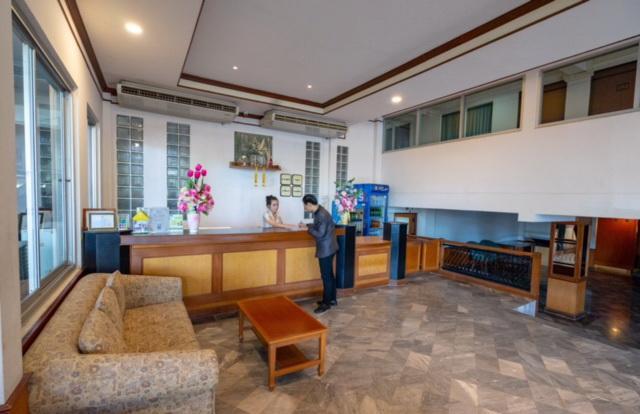 Golden House Service And Apartment Районг Екстериор снимка