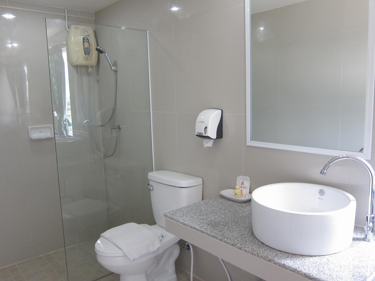 Golden House Service And Apartment Районг Екстериор снимка